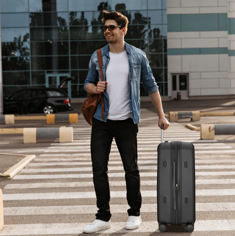 كابينبرو Unisex Expandable Medium Checked PP Fashion Trolley Lightweight Hard Shell Spinner luggage with 360° Degree 4 Twin Wheel and Double Zippers CP003-Black