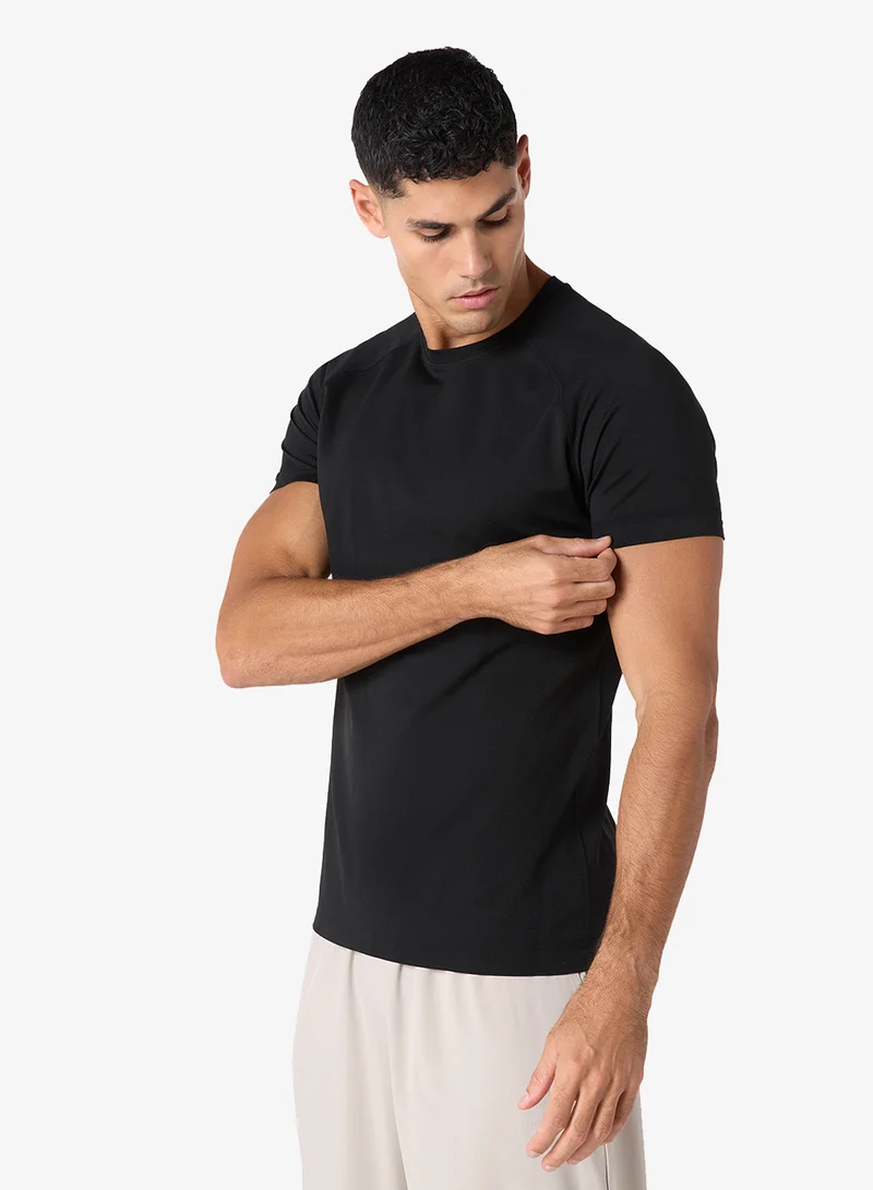 Squatwolf BLACK Regular Fit Seamless T-Shirt for Men | Best Price UAE