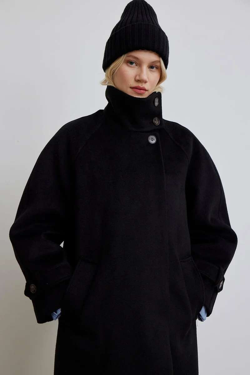 Manuka Iza Premium Stash Coat Black