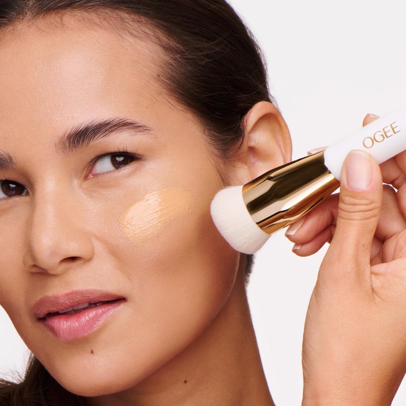 OGEE فرشاة أساس أوجي - فرشاة مكياج بجودة احترافية - فرشاة قاعدة فائقة النعومة بشعيرات نباتية لتطبيق مكياج خالي من العيوب - فرشاة أساس متميزة لمكياج سائل - Image 3