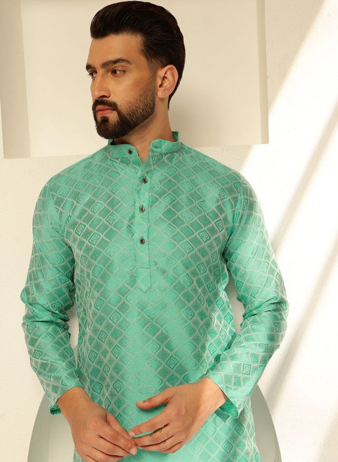 Sojanya Ethnic Motifs Kurta and Pyjama Set for Men - Image 2