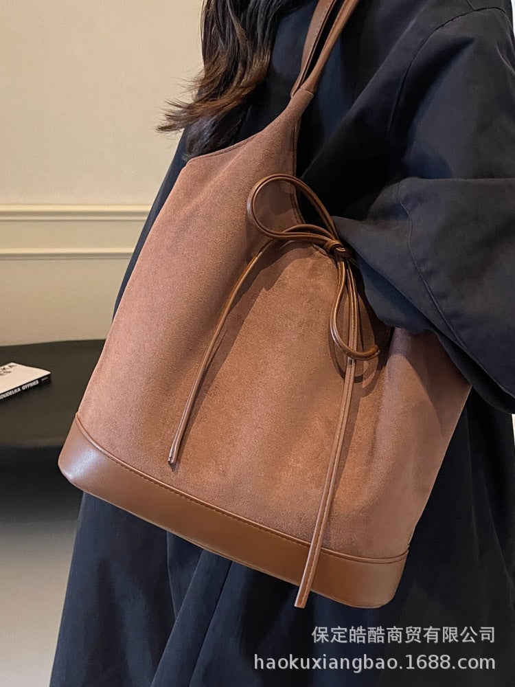South Korea Suede Portable Commuter Bag Women'S Fashionable Vintage Tote Bag Casual Large Capacity Underarm Bag - Image 2