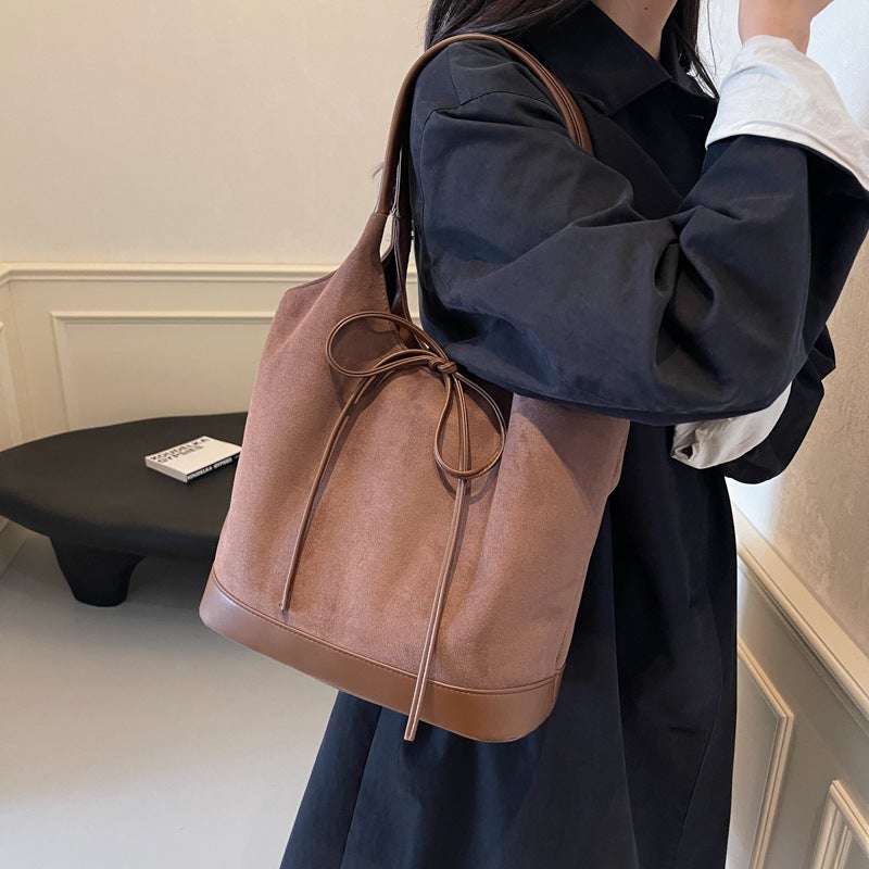 South Korea Suede Portable Commuter Bag Women'S Fashionable Vintage Tote Bag Casual Large Capacity Underarm Bag - Image 1