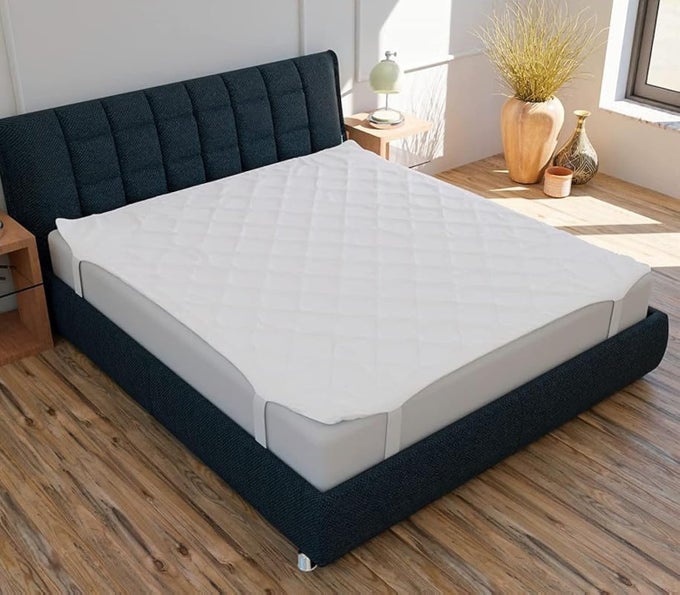 THE ULTIMATE MATTRESS PROTECTOR FOR RESTFUL SLEEP WATERPROOF POLYCOTTON MATTRESS PROTECTOR KING SIZE 72 78 WHITE WASHABLE BREATHABLE NOISELESS FITS UP TO 12