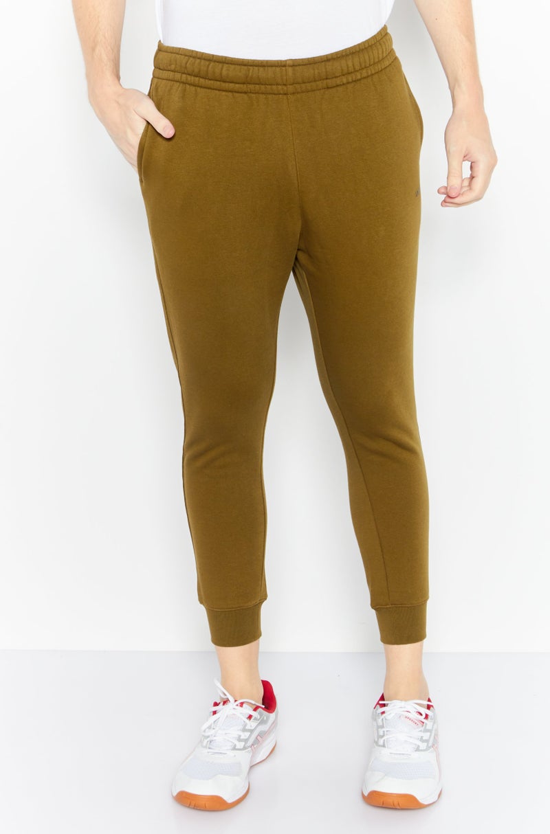 Levi's Men Regular Fit Brand Logo Jogger Pant, Olive - Image 1