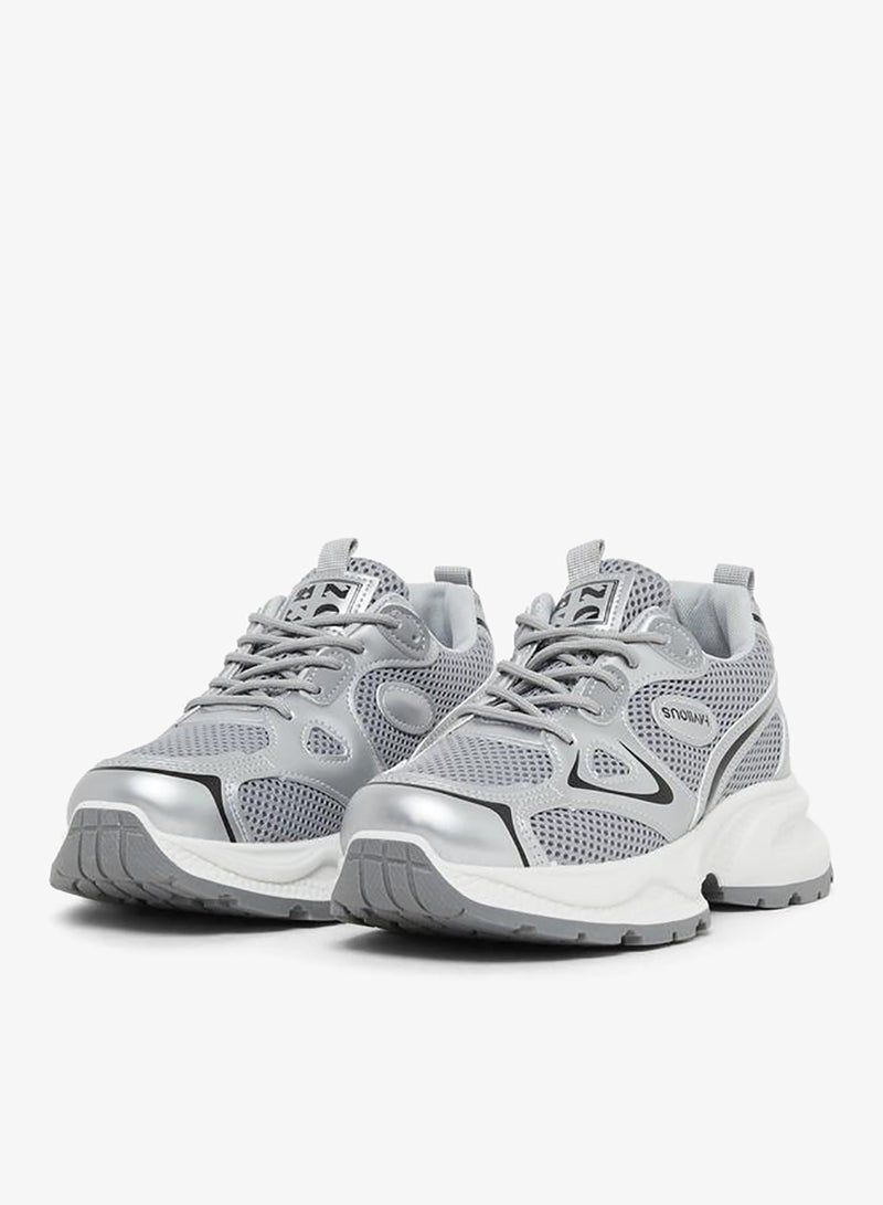 ستايلي اكتيف ستيلي سنيكرز بكعب عريض برباط ودعامة خلفية - Image 3