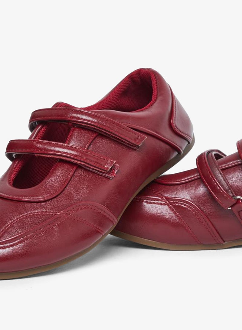 ستايلي اكتيف حذاء لوفر جلدي بنمط جلد بلون بورغندي بحزامين - Image 4