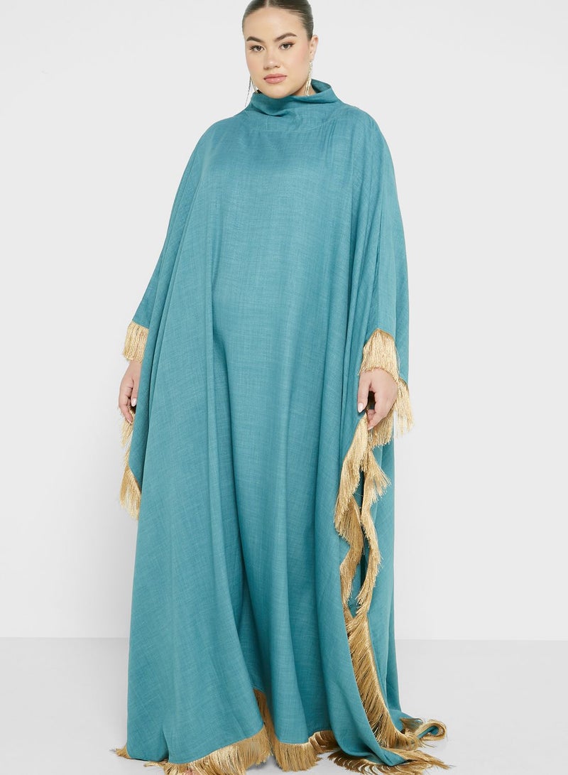 هيا كلوزيت كيرف عباية بأكمام كيب واطراف شراشيب - Image 5