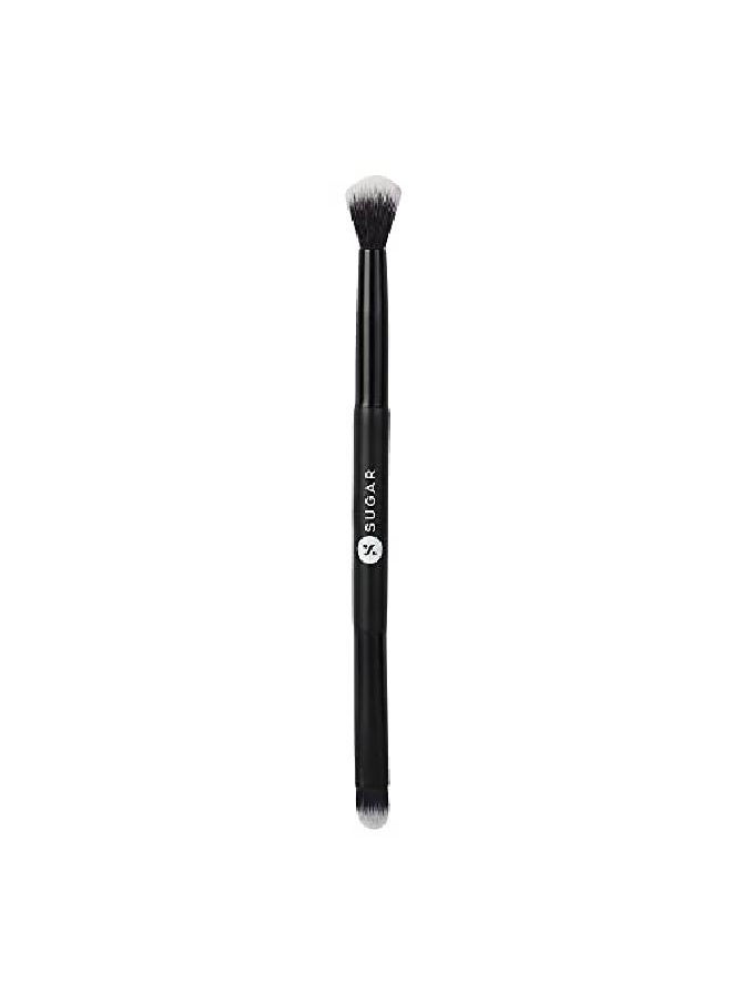 SUGAR Cosmetics Blend Trend 413 Flat + Round Xl Dual Eyeshadow Brush (Flat And Extra Round Tip) Synthetic Bristles And Wooden Handle  - Image 1