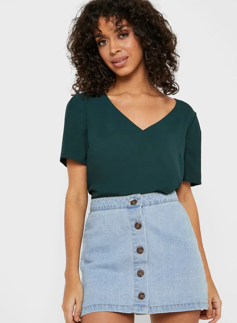 FOREVER 21 V-Neck Short Sleeve Top