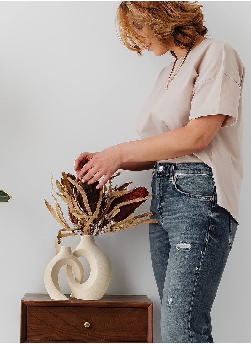 Elegant White Contemporary Ceramic Vases, Featuring Minimalist Nordic Boho and Aesthetic Interwoven Design, Perfect for Home Decor, Weddings and Table Centerpieces, Available in Sets of 2 and 4 - pzsku/Z605D32CD887B98A5FE2EZ/45/_/1724073092/bd209fb3-93fa-4027-9dc2-3c0e5cef697b