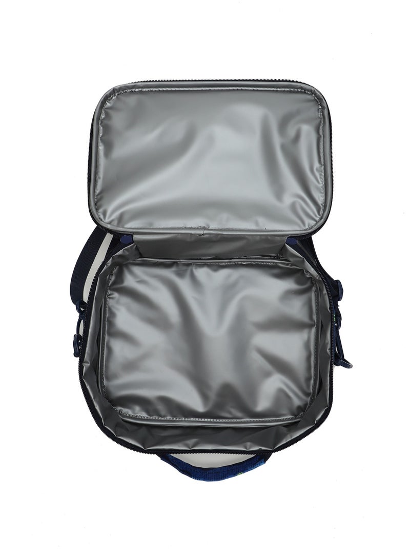 CUBS Camouflage Waterproof lunch bag with removable shoulder strap carrying your favorite meals to school, work or while traveling - Image 4