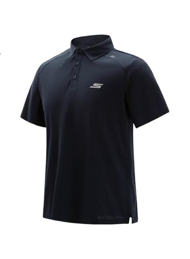 SKECHERS قميص بولو جديد بأكمام قصيرة للرجال بطباعة حروف رياضية باللون الأزرق البحري 2XL - Image 3