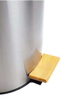 Generic Premium Step Trash Bin | Matte Stainless-Steel Finish & Bamboo-Lid | Soft-Closing | Fingerprint-Resistant | Suitable For Homes & Communal Spaces | 30 Liters | Silver  - Image 4