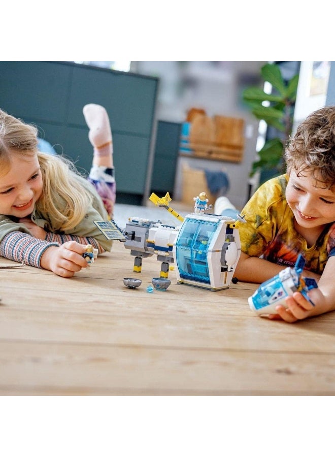 LEGO مجموعة بناء محطة الفضاء القمرية LEGO City 60349 (500 قطعة) - Image 3