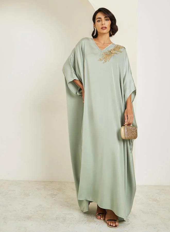 أميرة قفطان ساتان مزين لون أخضر
