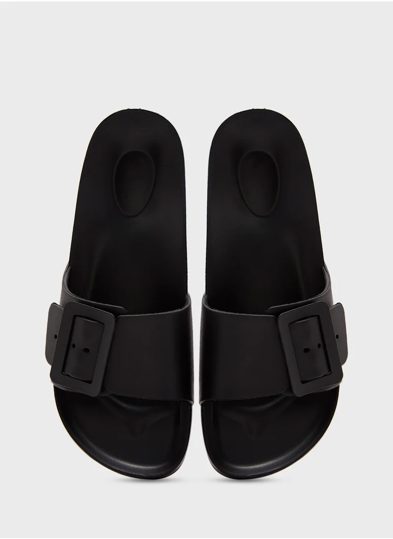 جينجر Buckle Strap Slides