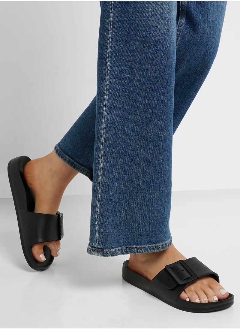 جينجر Buckle Strap Slides