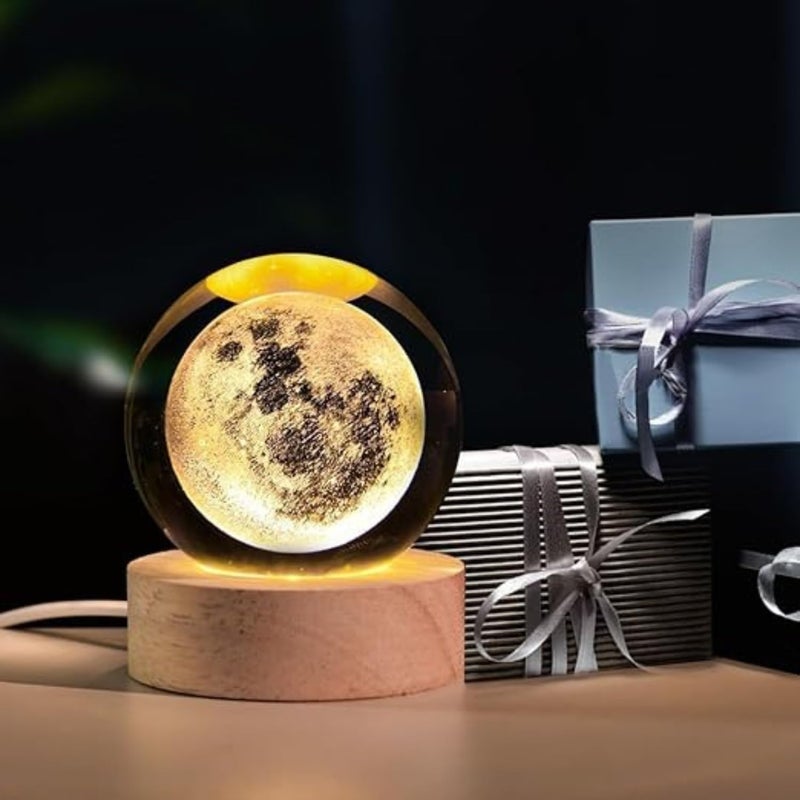 One94Store مصباح القمر الكريستالي ثلاثي الأبعاد من One94Store، كرة كريستالية منقوشة، ضوء ليلي USB LED، مصباح كريستالي خشبي لتزيين المنزل والمكتب، هدية عيد ميلاد للبالغين، ضوء أبيض دافئ - Image 5