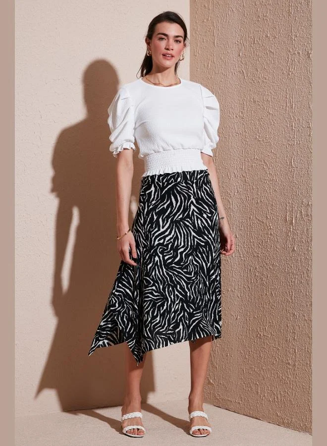 ليلا تنورة متوسطة الطول بكشكشة ونقوش ليلى للنساء