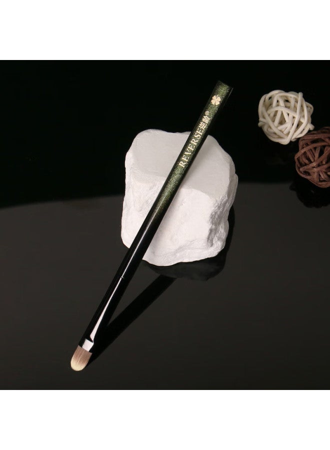 Reverse M52 Tongue-shaped Concealer Brush For Dark Circles, Tear Troughs, Round Head For Details, Flat Head For Nasol Folds, Seamless Portable Concealer Brush