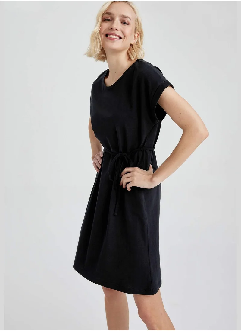 ديفاكتو Relaxed Fit Basic Drawstring Dress