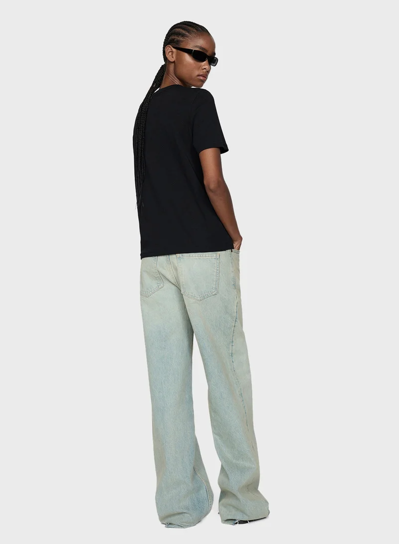 مانجو Essential Crew Neck T-Shirt