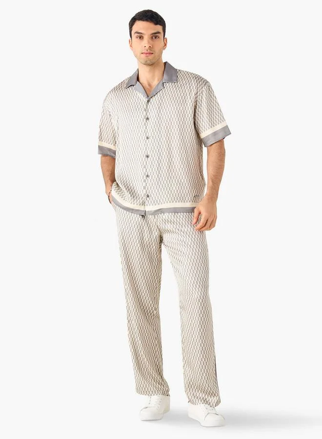 إمبيرور قميص بياقة كامب وطبعات وأكمام قصيرة من إمبيرور