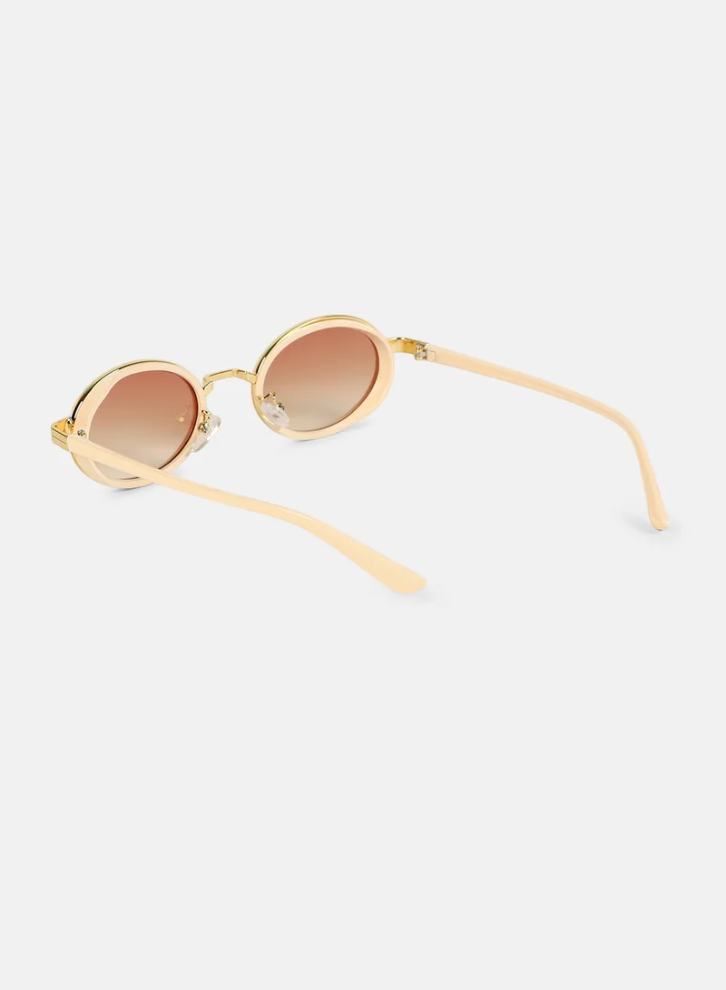 صوص هاوت Haute Sauce Women's The Malibu Block Oval Sunglass For Casual Wear | One-Size | Off-White Alloy Frame | Ash Brown Gradient Polarized Lens | Full Rim | Eyewear For Woman & Girls