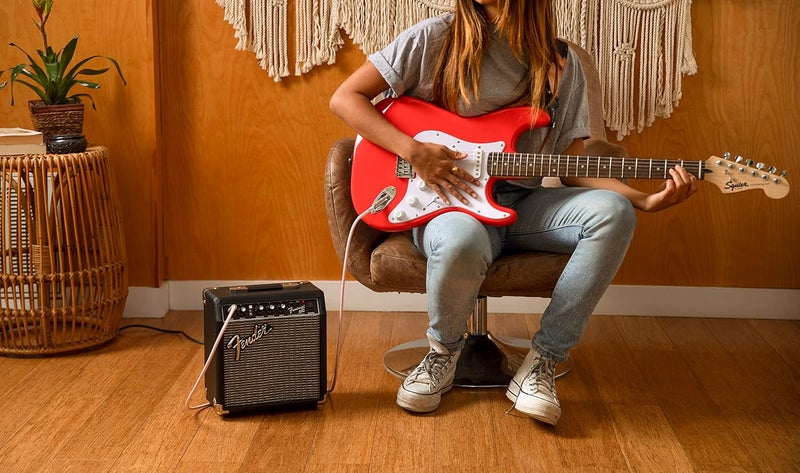 FENDER Fender Frontman 10G Guitar Amp 10 Watts with 2Year Warranty 6 Inch Fender Special Design Speaker 575Dx1025Wx11H Inches  - Image 2