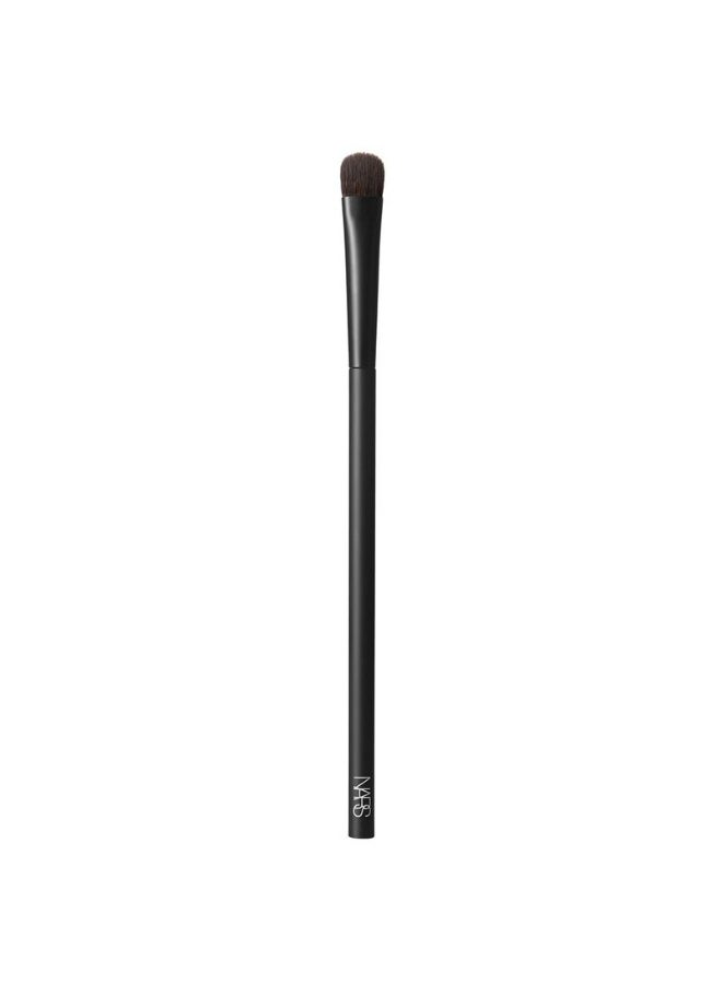 NARS Cosmetics NARS #21 Small Eyeshadow Brush. - Image 1