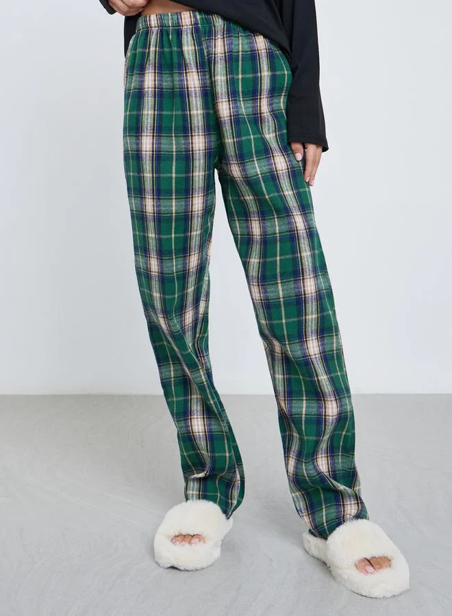 Styli Styli Solid Long Sleeves T-Shirt and Checked Pyjama Set