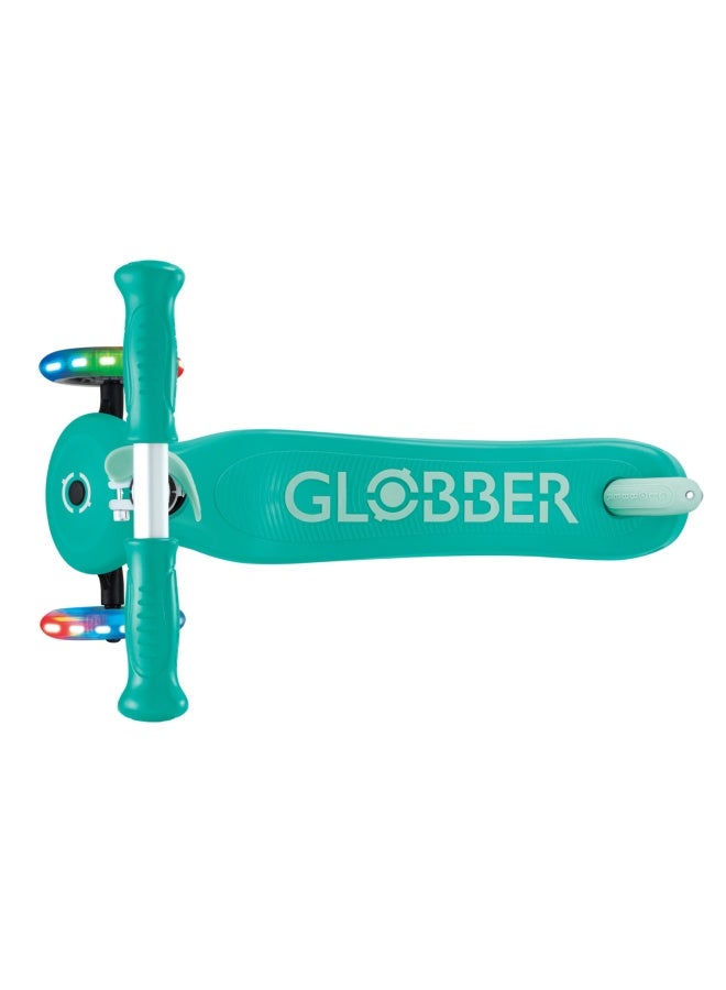 GLOBBER سكوتر جلوبر بريمو بلس لايتس ثلاثي العجلات باللون الأخضر الزمردي - Image 5