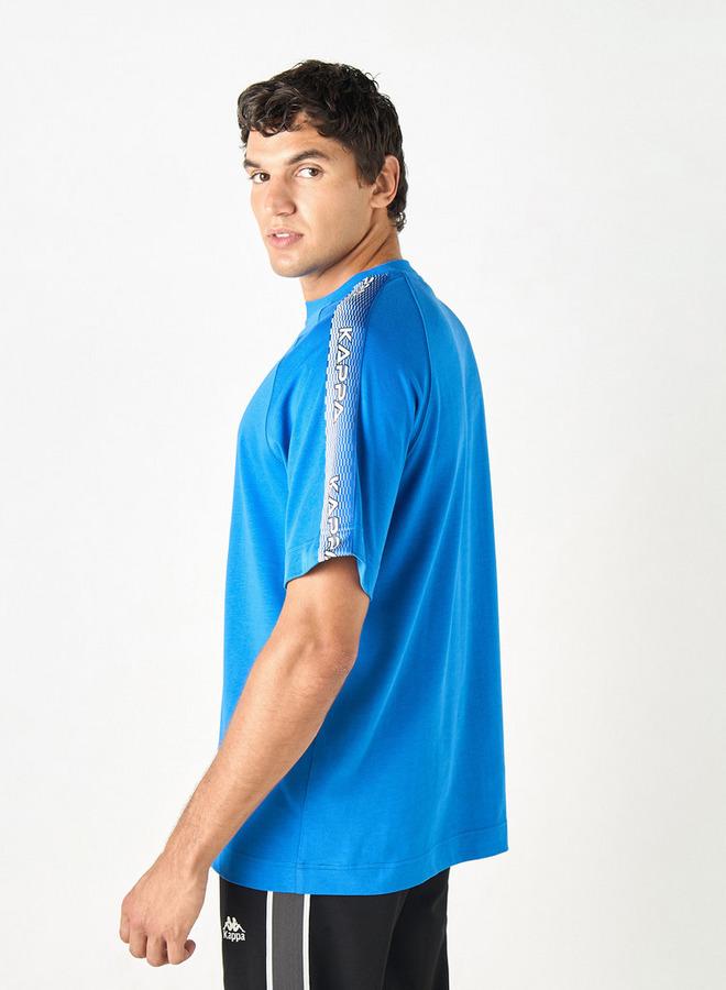 كابا تيشيرت بياقة ضيقة وأكمام مغايرة وطبعات من كابا - Image 3