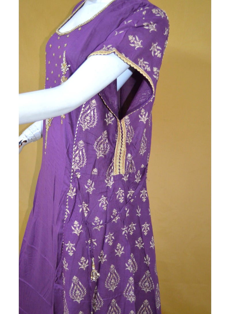 Zainah Elegant Embroidered Modest Jalabiya Dress for Women – Wide Bottom, Batwing Sleeves, Adjustable Side Strip - Image 3