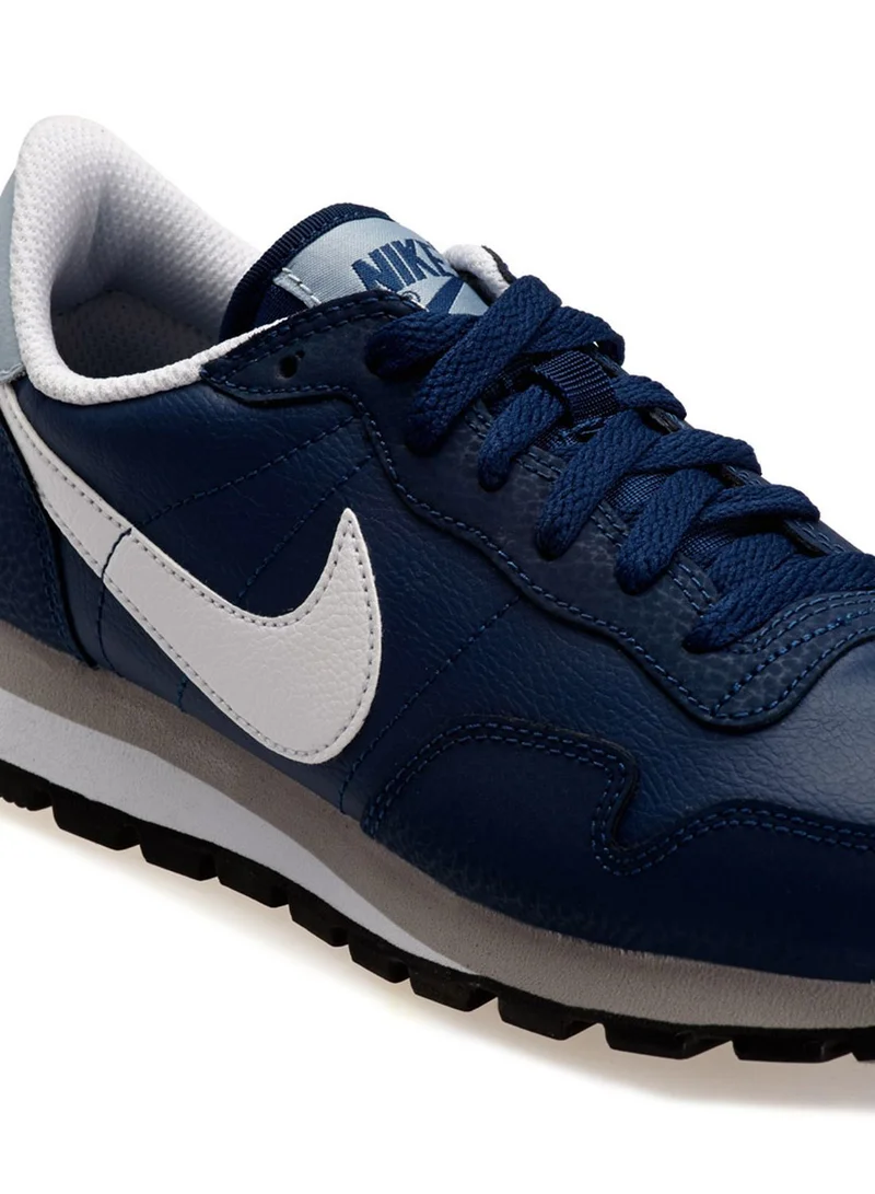 Nike Metro Plus Sneakers