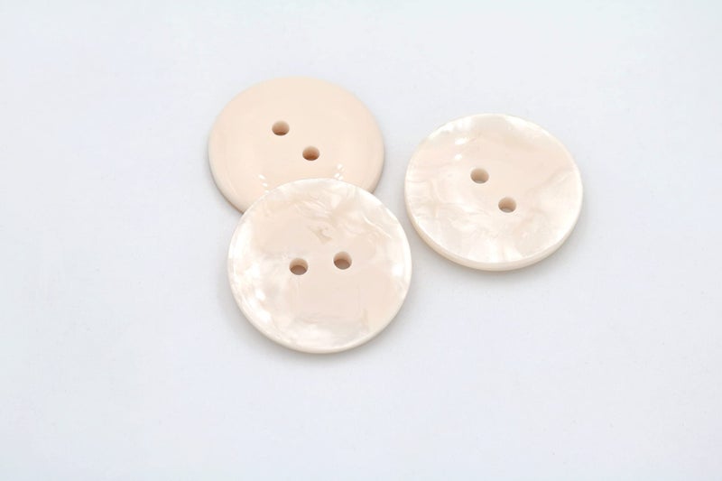 vingol 20PCS Resin Round Buttons Craft Sewing Snaps 2 Holes Handmade DIY Accessories (Beige, 15mm) - Image 1