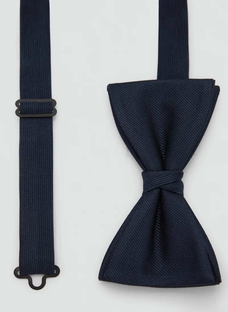 Mango Man Classic bow tie with microstructure