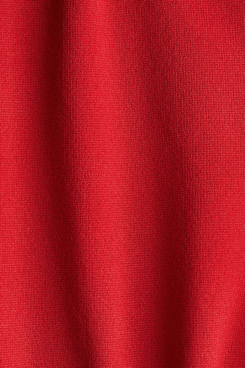 اتش اند ام شورت شاطئ محبوك