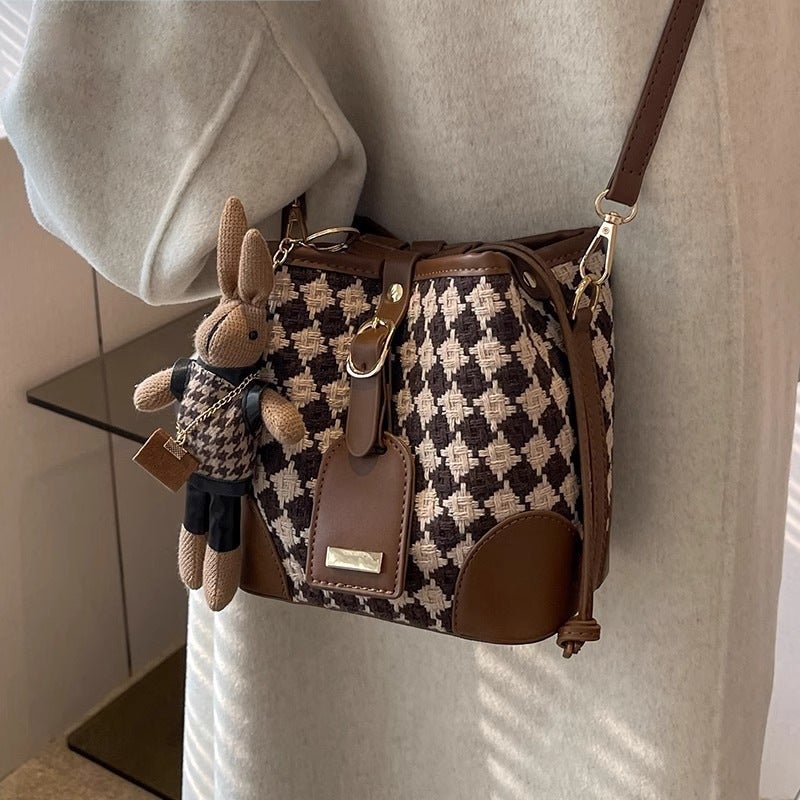Niche Design Vintage Rhomboid Bucket Bag Women'S New High-End Touche Crossbody Bag - Image 4