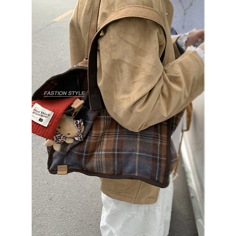 Korean Style Woolen Plaid Bag Women'S Tote Bag Academic Style Large Capacity Single Shoulder Underarm Bag - Image 3