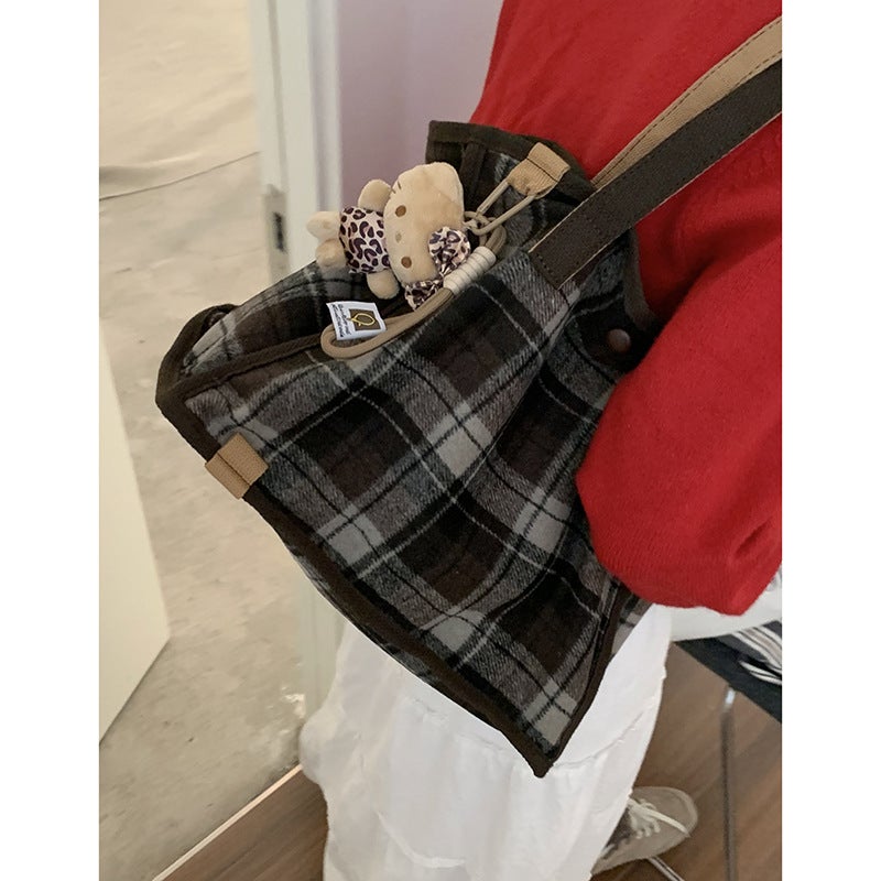 Korean Style Woolen Plaid Bag Women'S Tote Bag Academic Style Large Capacity Single Shoulder Underarm Bag - Image 1