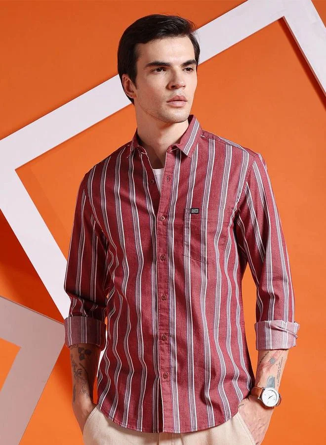 Men Slim Striped Cutaway Collar Casual Shirt