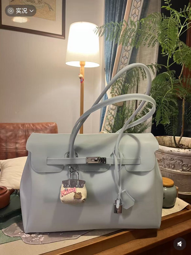 2026 Summer Transparent Jelly Tote Bag - Large Capacity Commuter Shoulder Bag for  Women - Image 3
