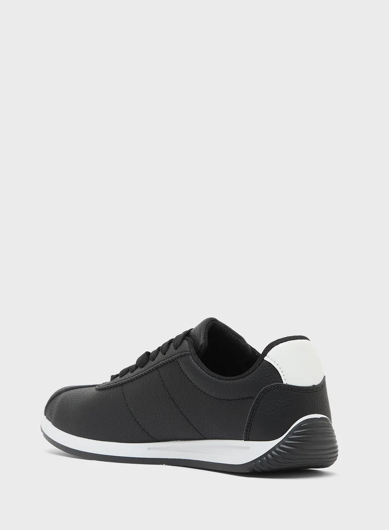 Seventy Five Casual Sneakers