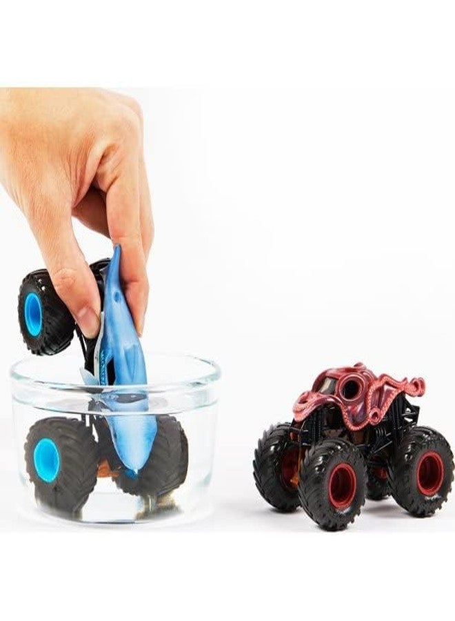 Spin Master Monster Jam 1:64 Scale Color-Changing Die-Cast Trucks 2-Pack: Megalodon vs. Octon8er - Image 4