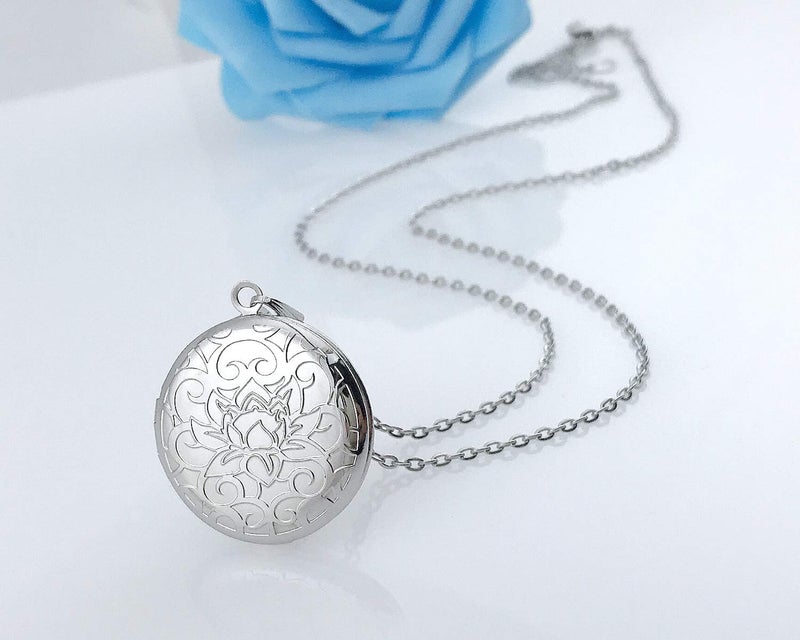 YOUFENG Love Heart Locket Necklace thar Holds Pictures Heart Circle Shape Lockets - Image 3