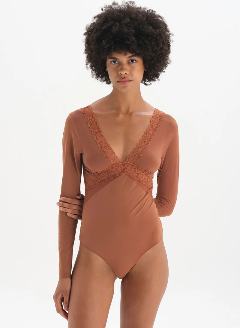 dagi Lace Detail Bodysuit