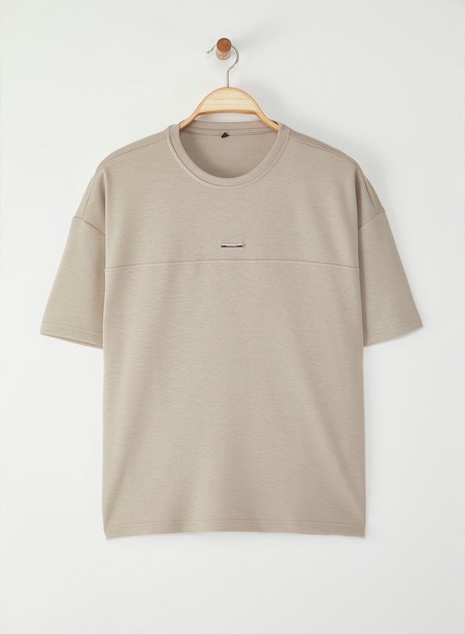 trendyol stone Oversize/Wide Cut Metal Label Detail Soft Tissue Interlock Fabric T-Shirt - Image 2