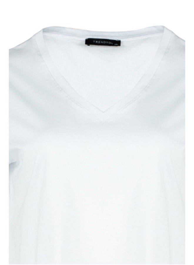 trendyol - White V-Neck Basic Knitted T-Shirt TBBSS22BF0028 - Image 1